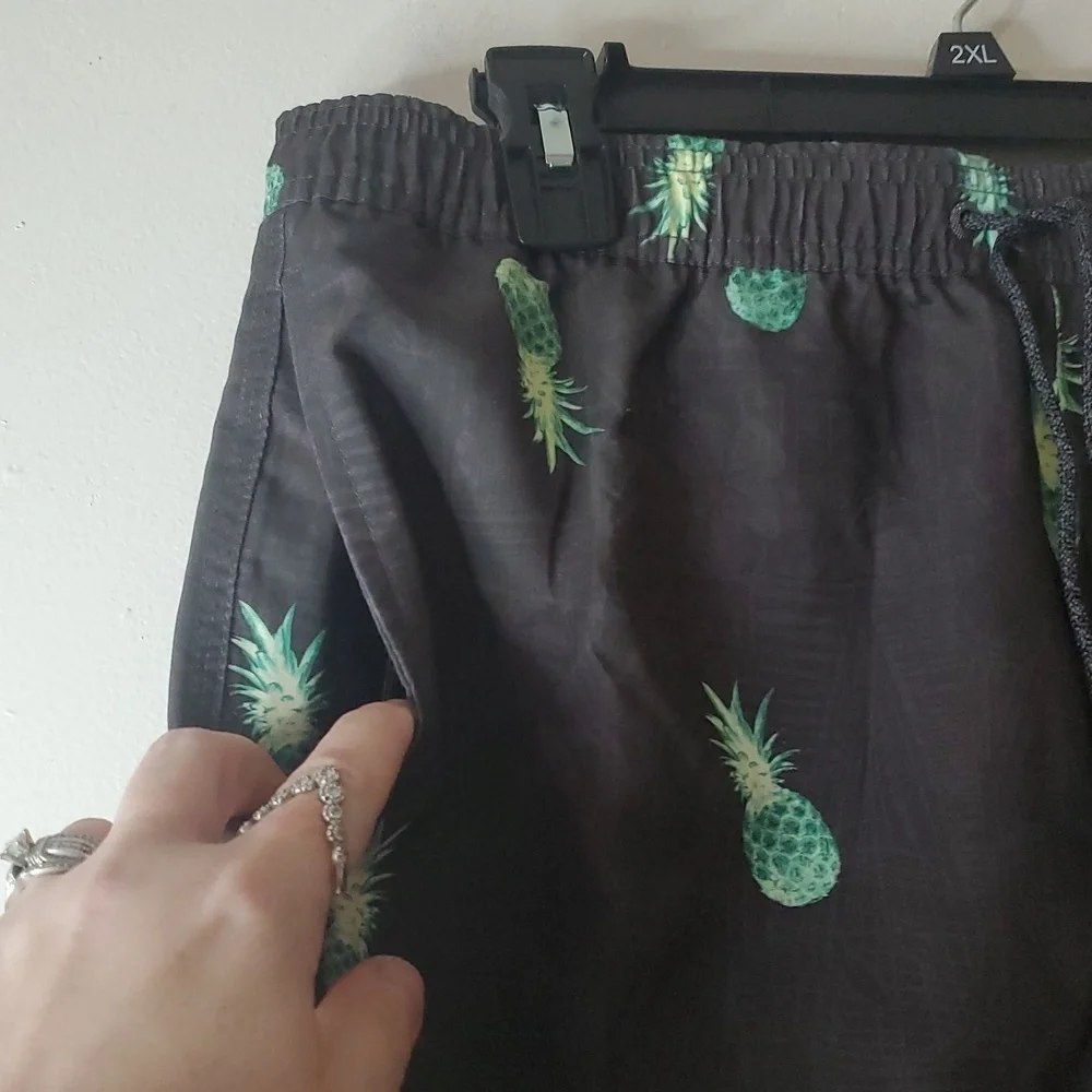 NWT Mens O'neill Pinnapple Swim Trunks Size Medium Unlined Grey Novelty Print